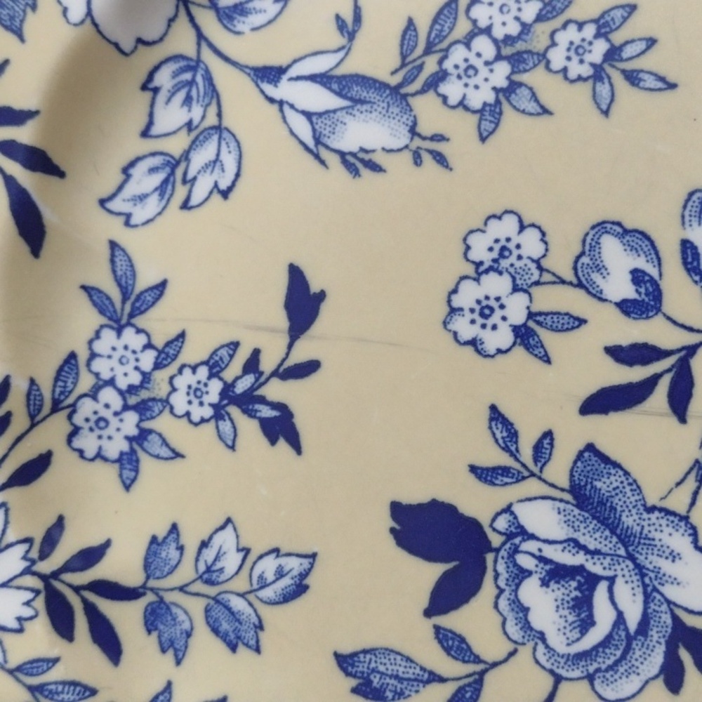 Devon Cottage 4 Salad/ Dessert Plates Yellow Floral Johnson Brothers - Picture 5 of 6